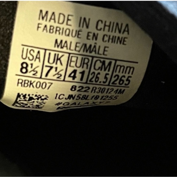 Essentially new Reeboks! - Picture 5 of 6